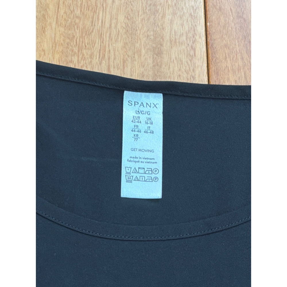 SPANX Black Short Sleeve Top with Pleated Hem - Picture 2 of 7